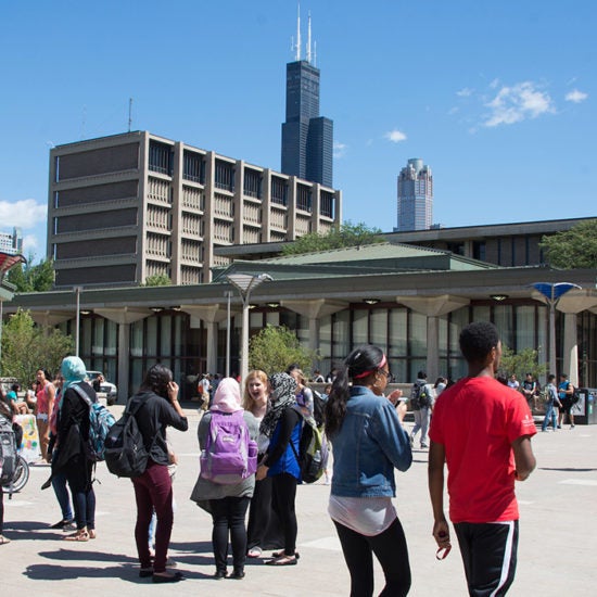 Students walking across the Quad at UIC